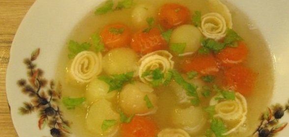 Куриный суп с яичными блинчиками