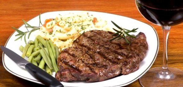 Тибон стейки с ароматном маринаде из кинзы и чеснока