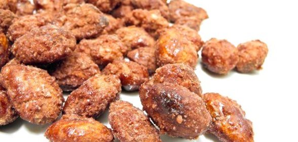 Хрустящие орехи в кокосовой стружке и карри