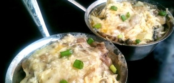 Грибной жульен со сметаной