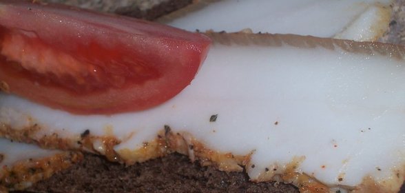 сало в луковой шелухе