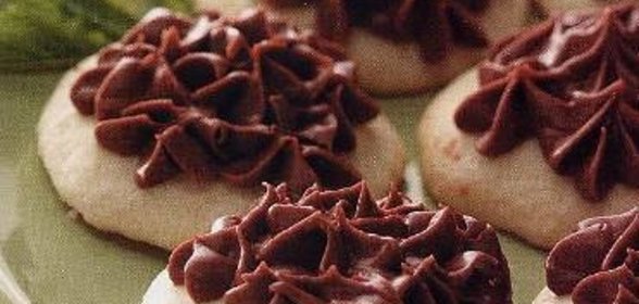 Картофель фаршированный творогом тунцом и кукурузой