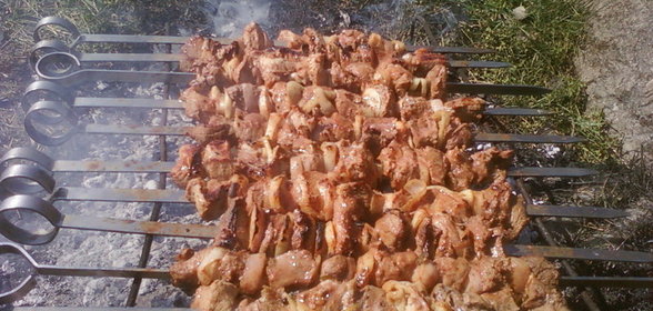 Шашлычёк под....)))