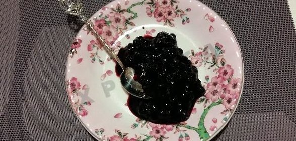 Варенье из черники с корицей
