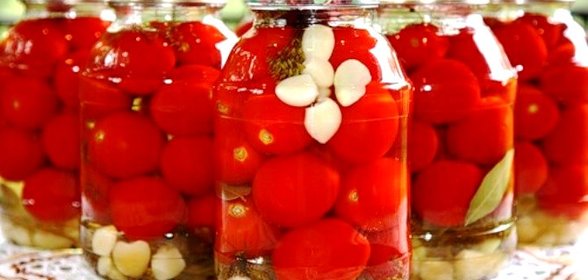 Консервированные помидоры с перцем
