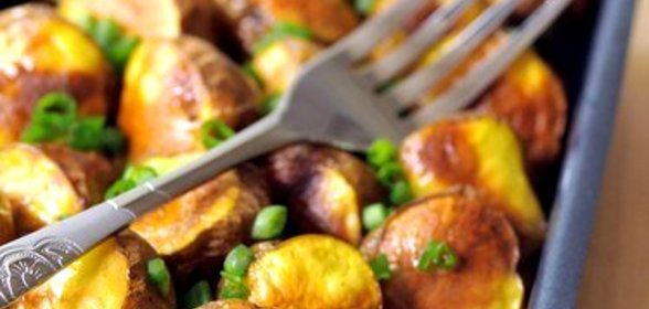 Ароматный печеный картофель на гриле