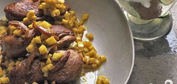 Курица с яблоками по-африкански