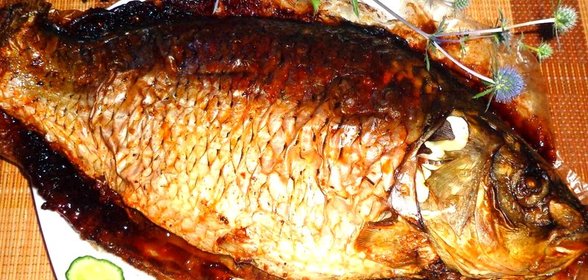 Карп фаршированный гречкой