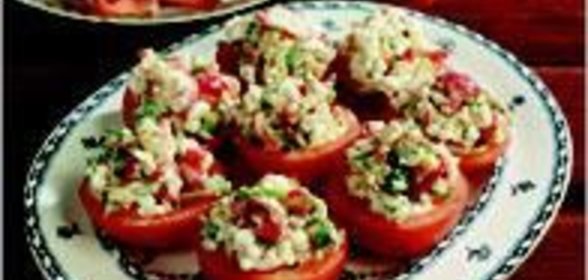 Помидоры, фаршированные творогом и овощами