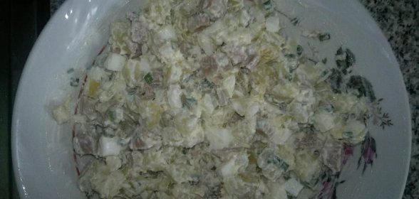Салат с консервированными кальмарами