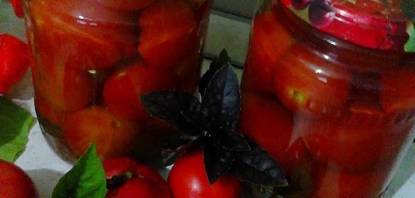 Помидоры с базиликом