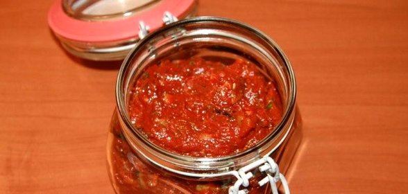 Аджика острая