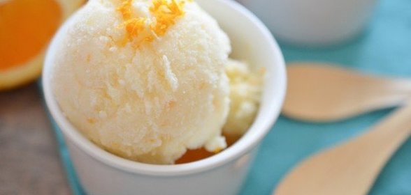 Сорбет из кокосового молока с апельсиновым повидлом