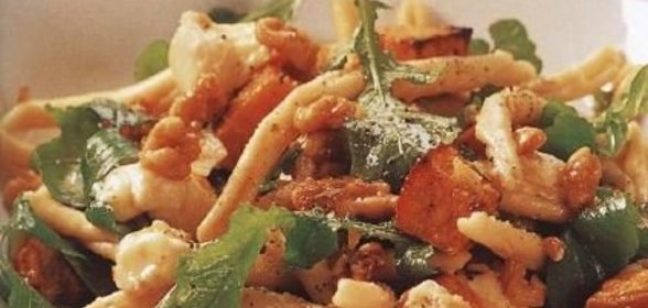Салат из квашеной капусты с апельсинами