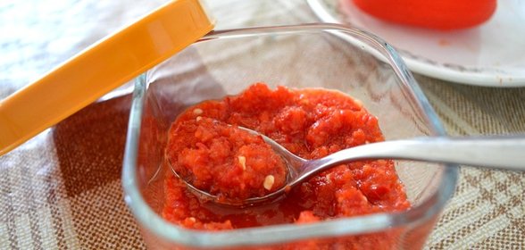Аджика с хреном на зиму с варкой