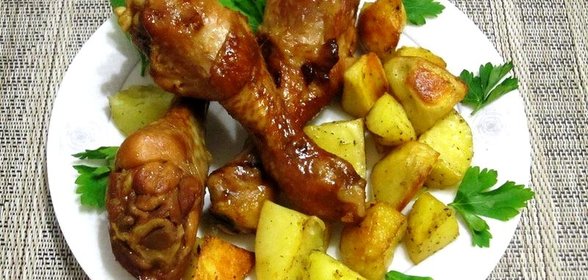 Ножки куриные запеченные с картофелем