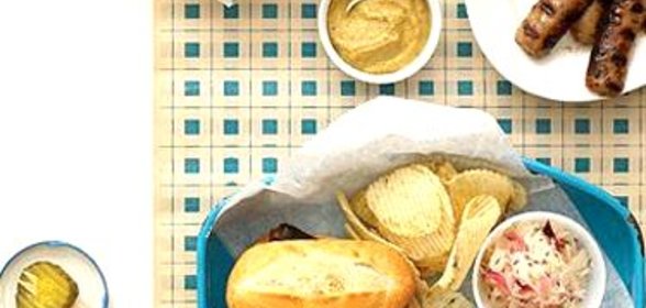 Сэндвичи с сосисками и квашеной капустой