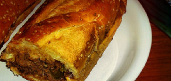 Сэндвич-багет со стейком в кисло-сладком маринаде