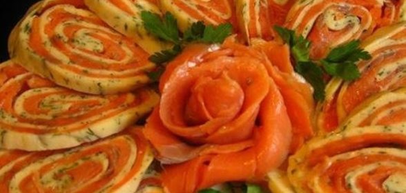 Рулет из семги с сыром