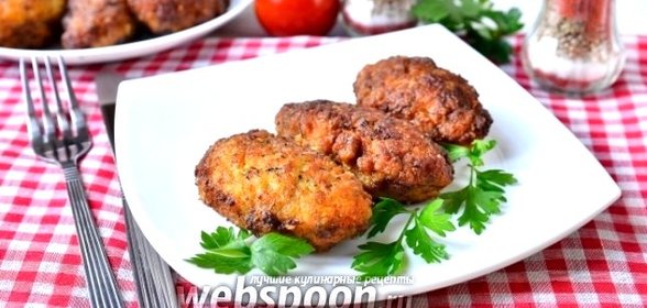 Котлеты из индюшиного фарша с морковью и панировочным сыром