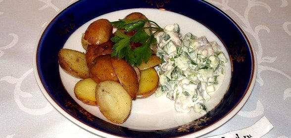 Запеченный картофель с селедкой