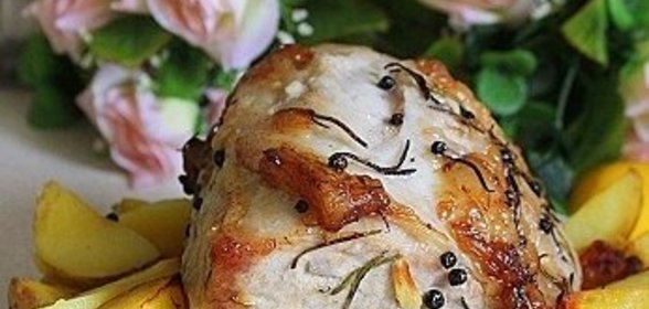 Запеченная свиная корейка с картофелем в маринаде из лимона