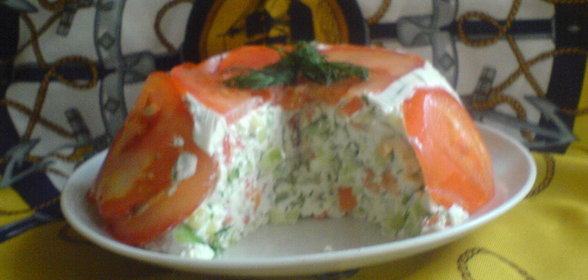 Шарлотта с помидором