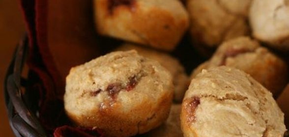 Маффины с джемом и арахисовым маслом