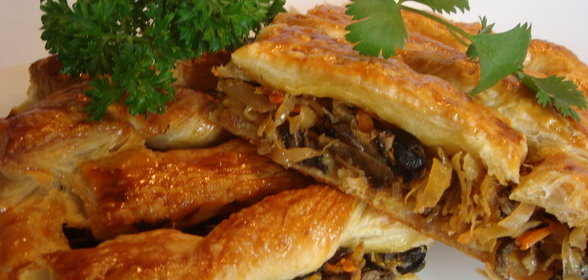 Пирог с квашеной капустой и грибами