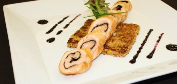 Рулет мясной с макаронами