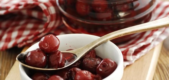 Маринованная вишня