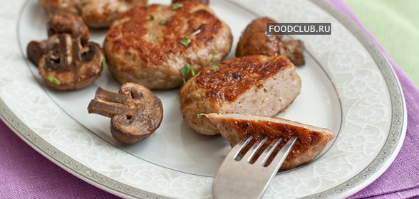 Котлеты из индейки с грибами и корнем сельдерея