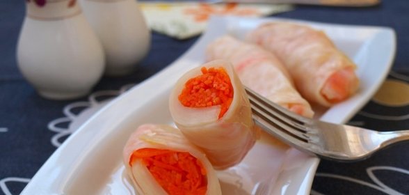 Квашеные капустные рулетики с морковью