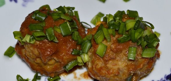 Мясные биточки с капустой