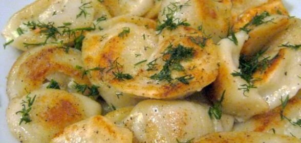 Салат из консервированных тропических фруктов