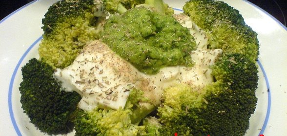 Брокколи впервые в жизни, но удалась, особенно с зелёным соусом