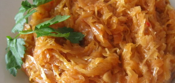 Тушеная квашеная капуста