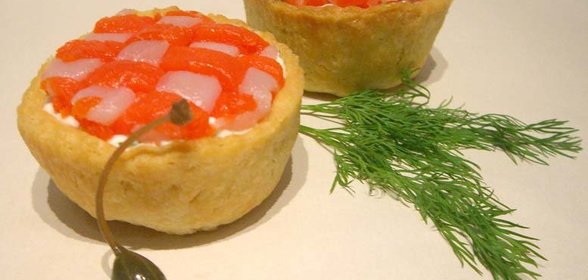 Голубцы, фаршированные овощами с рисом, в томатном соусе