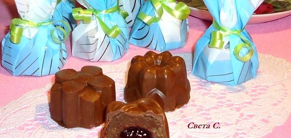 Шоколадные конфеты с клубничным джемом