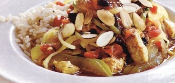 Соус карри из куриного филе с болгарским перцем