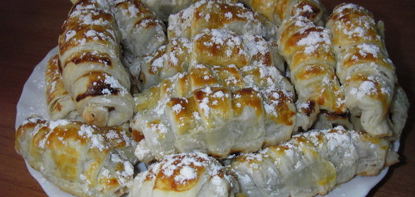Рогалики с орехами