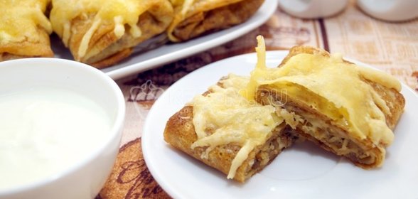 Пирог с бананами и малиновым джемом