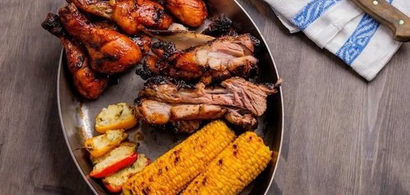 Курица и свинина в яблочном маринаде