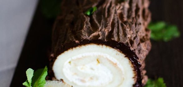 Рождественское полено с апельсиновым джемом