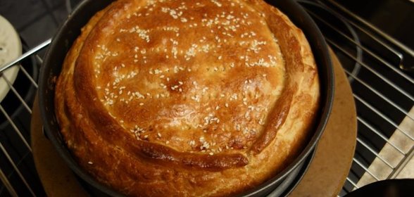 Пирог с рыбой и квашеной капустой