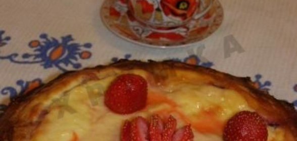 Пирог с вишней и творогом