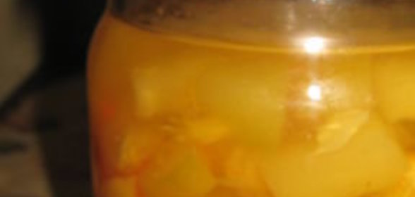 Салат из квашеной капусты и редьки