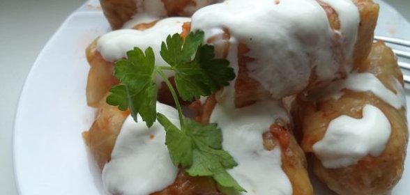 Голубцы из квашеной капусты с мясом и рисом