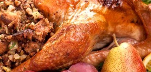 Начинка для новогодней птицы с каштанами, черносливом и сельдереем