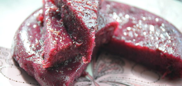 Каша манная с брусникой и голубикой